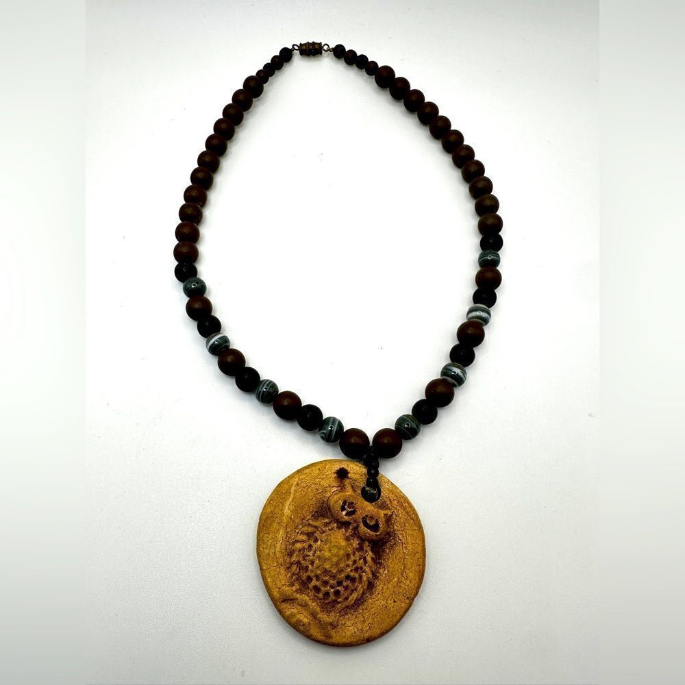 16" Vintage ceramic owl pendant with some gray agate beaded necklace!‎